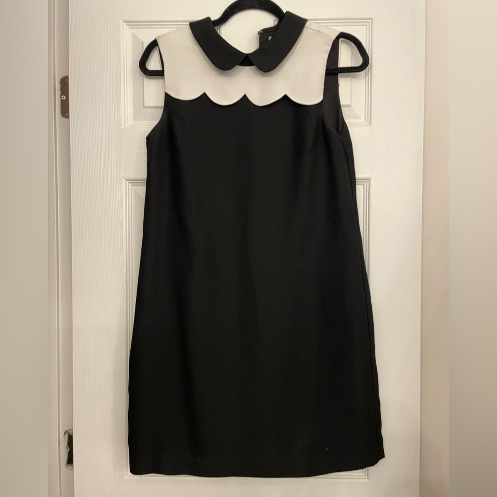 Scalloped collar shift dress